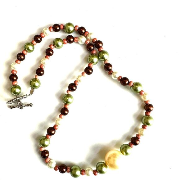 Colorful faux pearl necklace - Picture 7 of 7